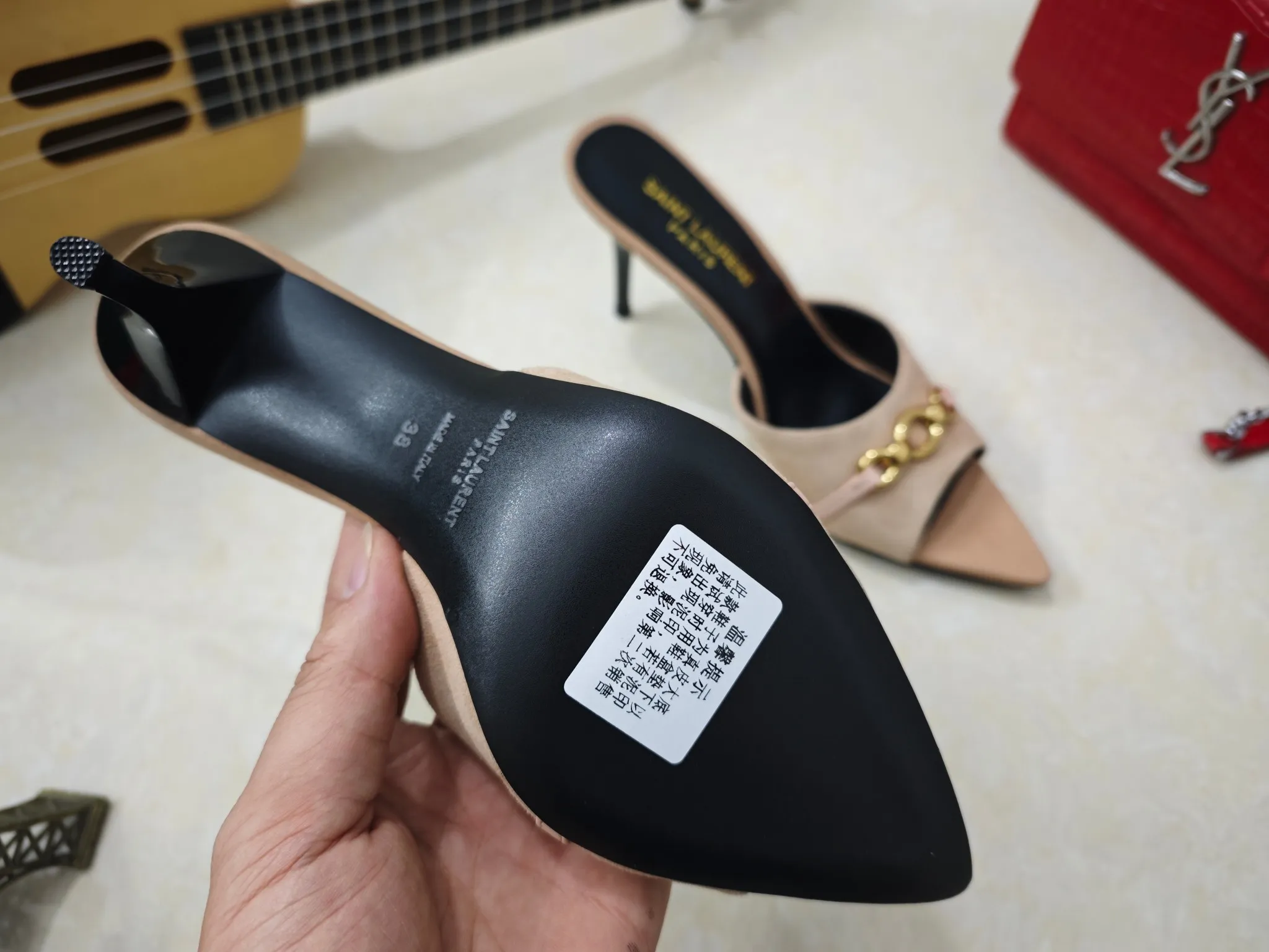 👟👟Ex-factory price 520👟👟【Saint Laurent】Yves Saint Laurent, stiletto heel YSL sandals💃2025 early spring counter synchronizes the latest styles, YSL, decoration👠 Classic and high-quality glamorous masterpieces, the hottest spring and summer series in the counter, with temperament, fashion, classic and attractive design style 😌The effect on the feet is particularly beautiful〰️, the materials are imported from Italy 🇮🇹Black sheep, lining, and foot pads; sheepskin, mid-heeled sandals, size 35-41 (34.41.42 must be customized, non-refundable) outsole; imported genuine leather outsole, with full counter packaging